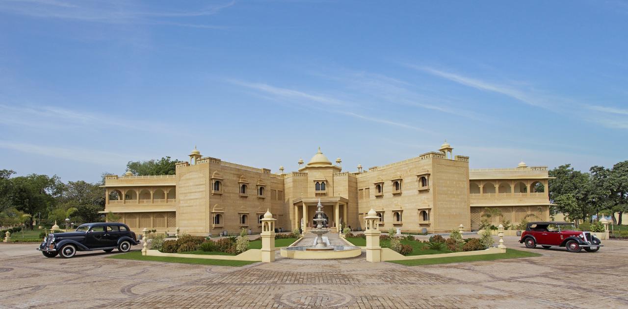 Syna Heritage Hotel Khajuraho Exterior photo