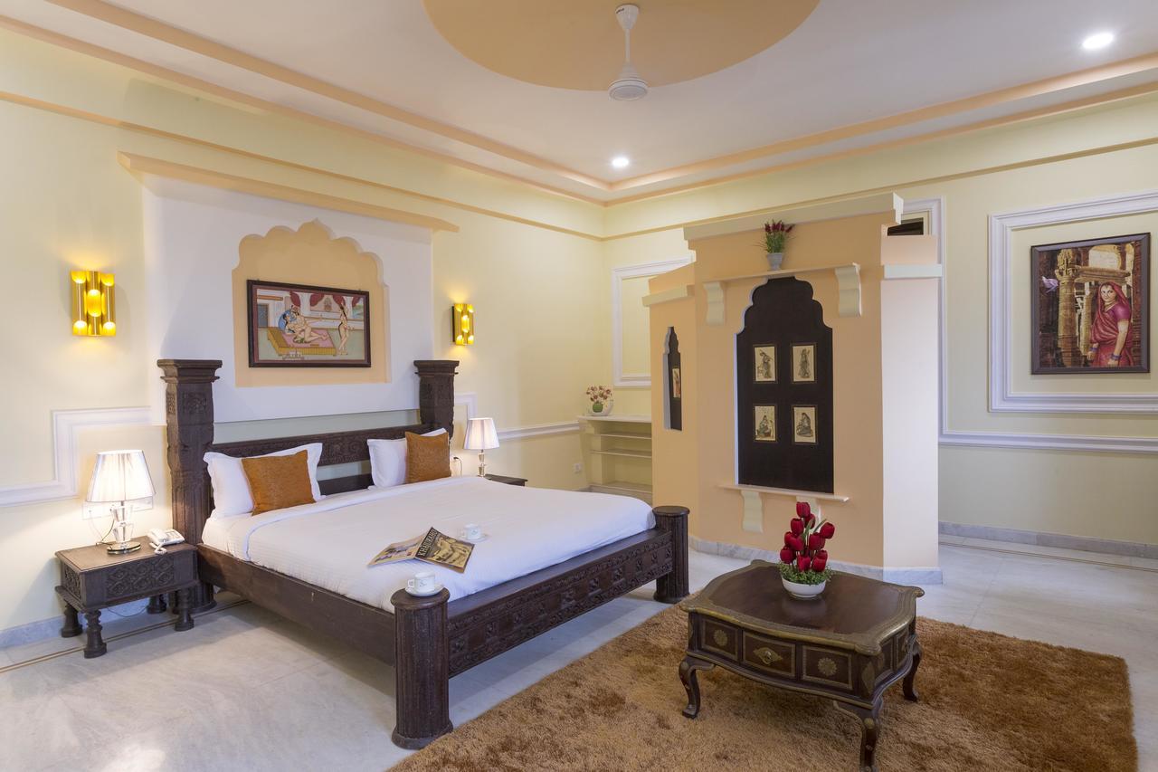 Syna Heritage Hotel Khajuraho Exterior photo