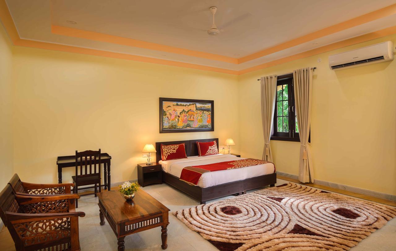 Syna Heritage Hotel Khajuraho Exterior photo